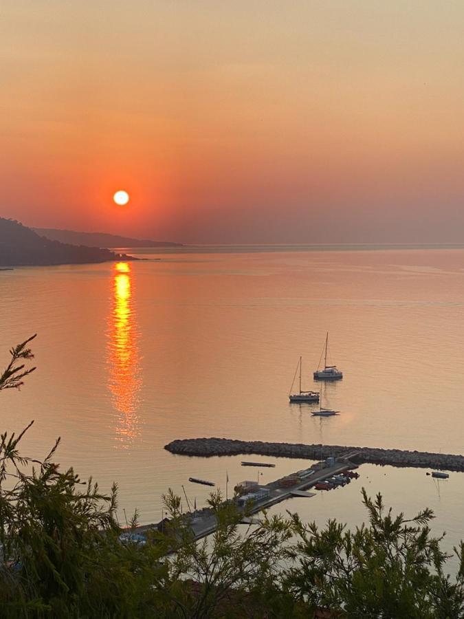 Villa L'Ensoleillee Vue Panoramique Mer, 250 M De La Plage Et Du Centre Ville Menton Eksteriør billede